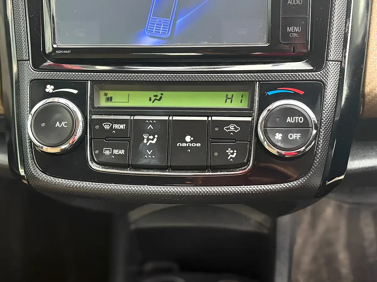 Used 2015 Toyota Corolla Axio Hybrid Pearl White - Interior and Exterior details 18