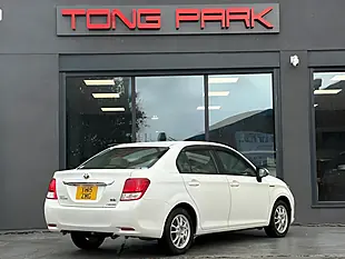 Used 2015 Toyota Corolla Axio Hybrid Pearl White - Interior and Exterior details 3