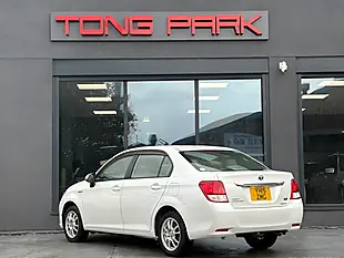 Used 2015 Toyota Corolla Axio Hybrid Pearl White - Interior and Exterior details 9