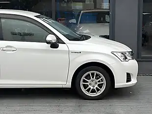 Used 2015 Toyota Corolla Axio White - Interior and Exterior details 12