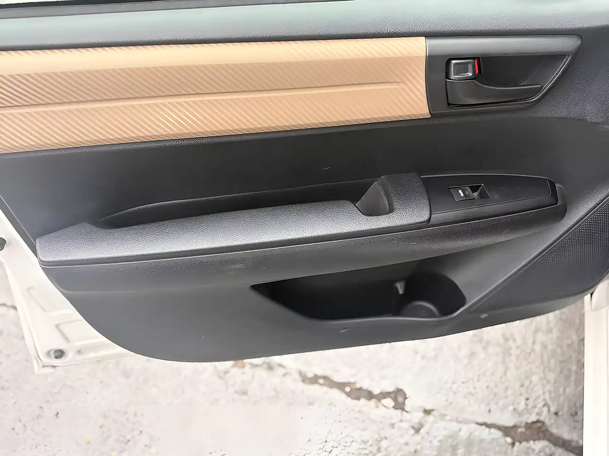 Used 2015 Toyota Corolla Axio White - Interior and Exterior details 14