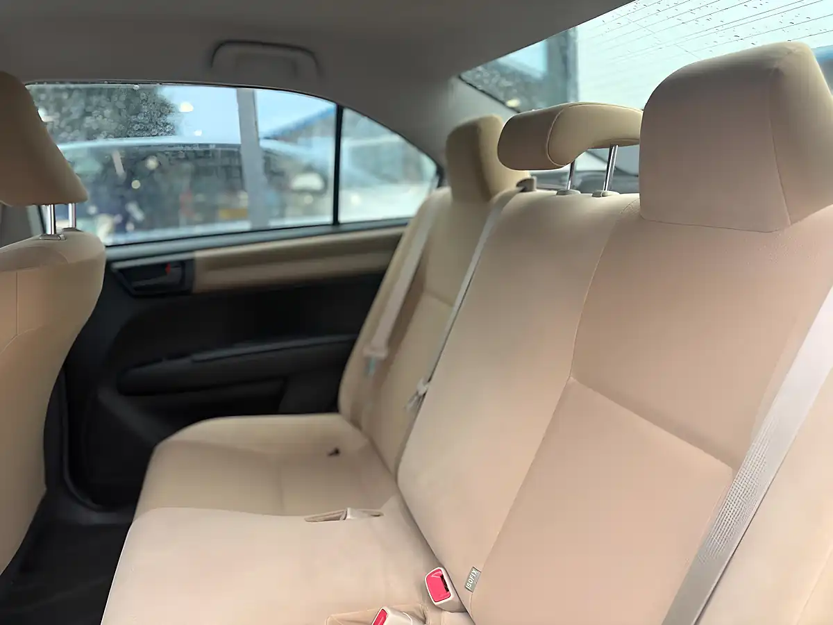 Used 2015 Toyota Corolla Axio White - Interior and Exterior details 13