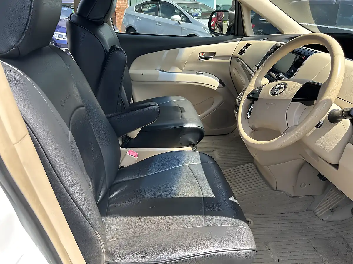 Used 2015 Toyota Estima 8 Seater White - Interior and Exterior details 10