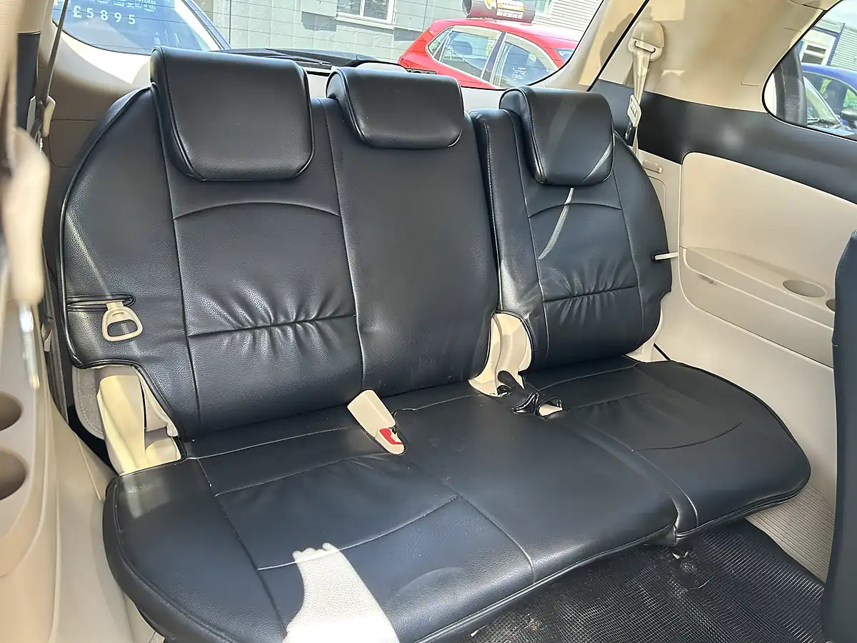 Used 2015 Toyota Estima 8 Seater White - Interior and Exterior details 6