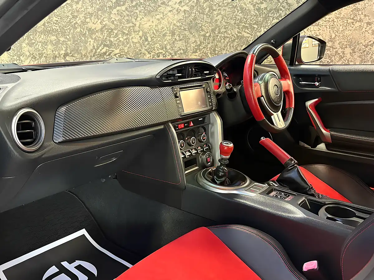Used 2015 Toyota GT86 Aero Red - Interior and Exterior details 13