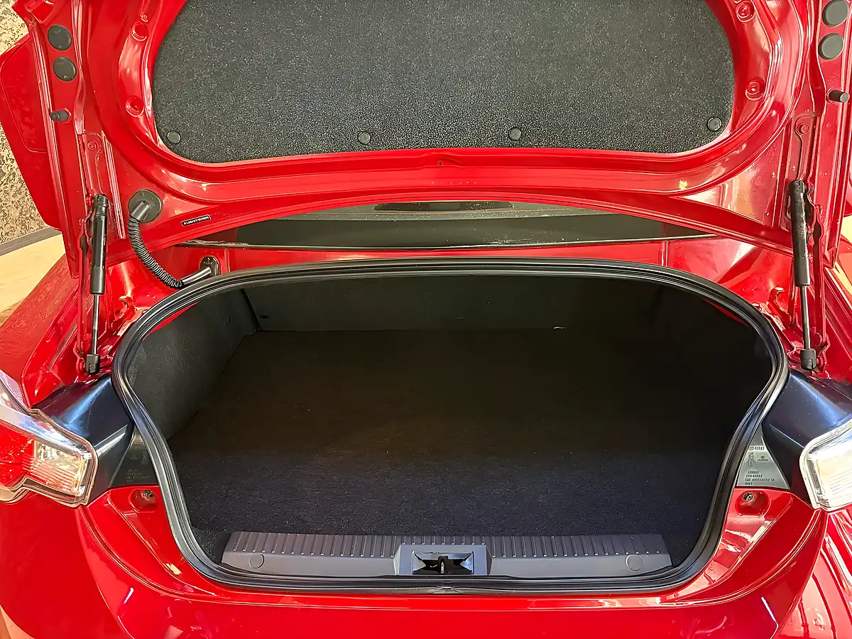 Used 2015 Toyota GT86 Aero Red - Interior and Exterior details 19