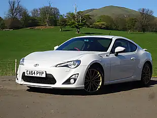 Used 2015 Toyota GT86 White - Interior and Exterior details 10