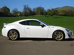 Used 2015 Toyota GT86 White - Interior and Exterior details 15