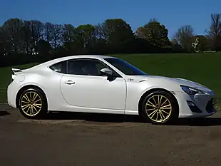 Used 2015 Toyota GT86 White - Interior and Exterior details 16
