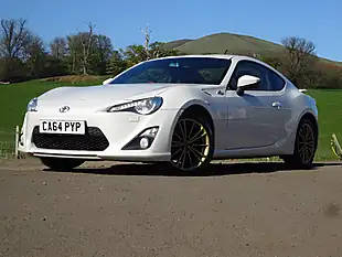 Used 2015 Toyota GT86 White - Interior and Exterior details 3