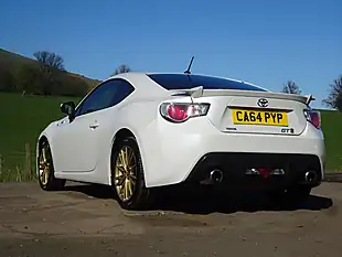 Used 2015 Toyota GT86 White - Interior and Exterior details 4