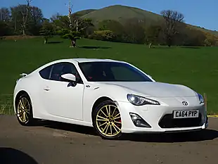 Used 2015 Toyota GT86 White - Interior and Exterior details 5