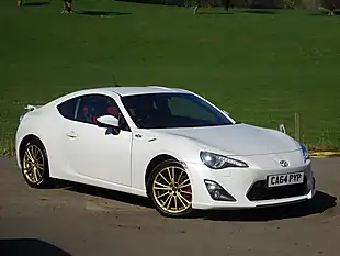 Used 2015 Toyota GT86 White - Interior and Exterior details 8