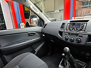 Used 2015 Toyota Hilux Active 4X4 Dcb Black - Interior and Exterior details 12