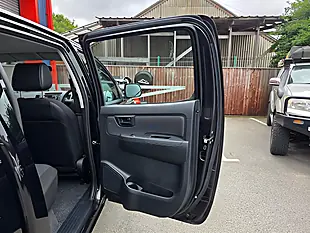 Used 2015 Toyota Hilux Active 4X4 Dcb Black - Interior and Exterior details 17