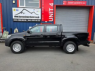 Used 2015 Toyota Hilux Active 4X4 Dcb Black - Interior and Exterior details 5