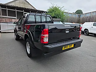 Used 2015 Toyota Hilux Active 4X4 Dcb Black - Interior and Exterior details 6