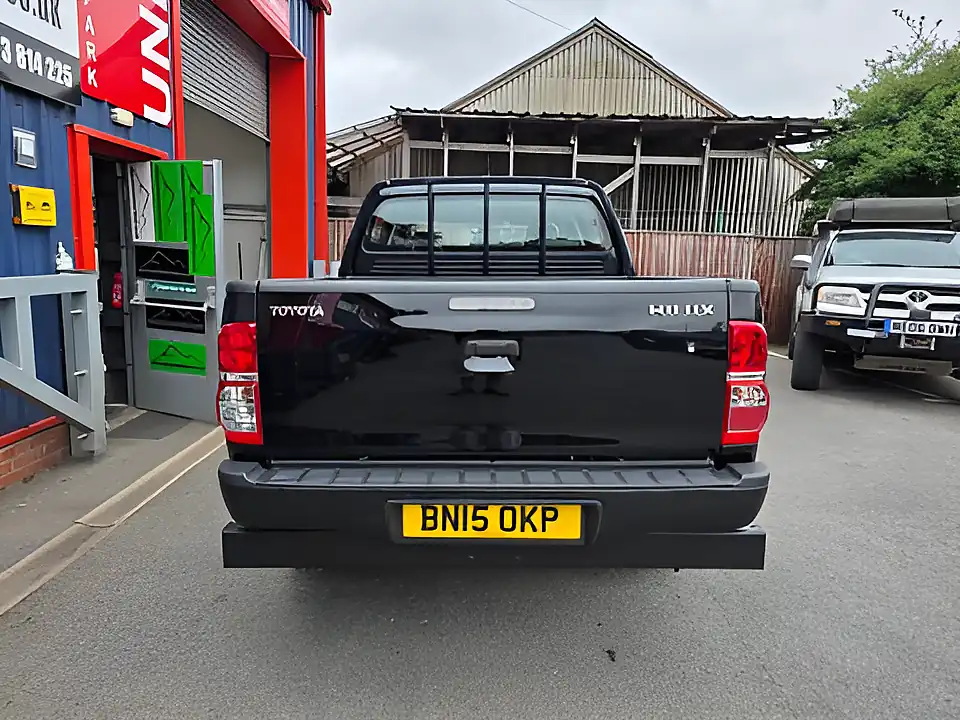 Used 2015 Toyota Hilux Active 4X4 Dcb Black - Interior and Exterior details 7