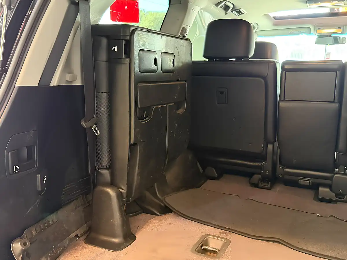 Used 2015 Toyota Land Cruiser Black - Interior and Exterior details 10