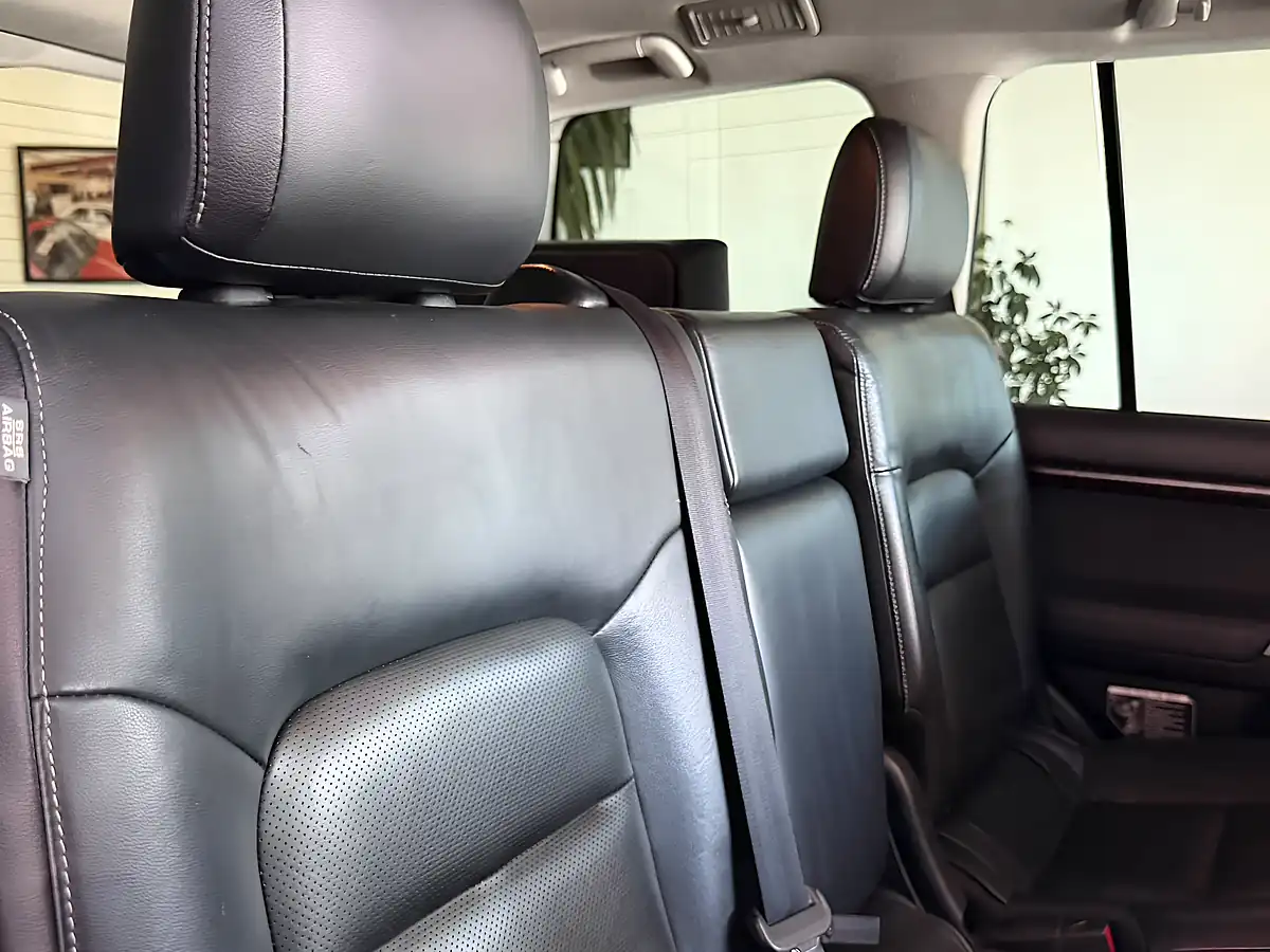 Used 2015 Toyota Land Cruiser Black - Interior and Exterior details 11