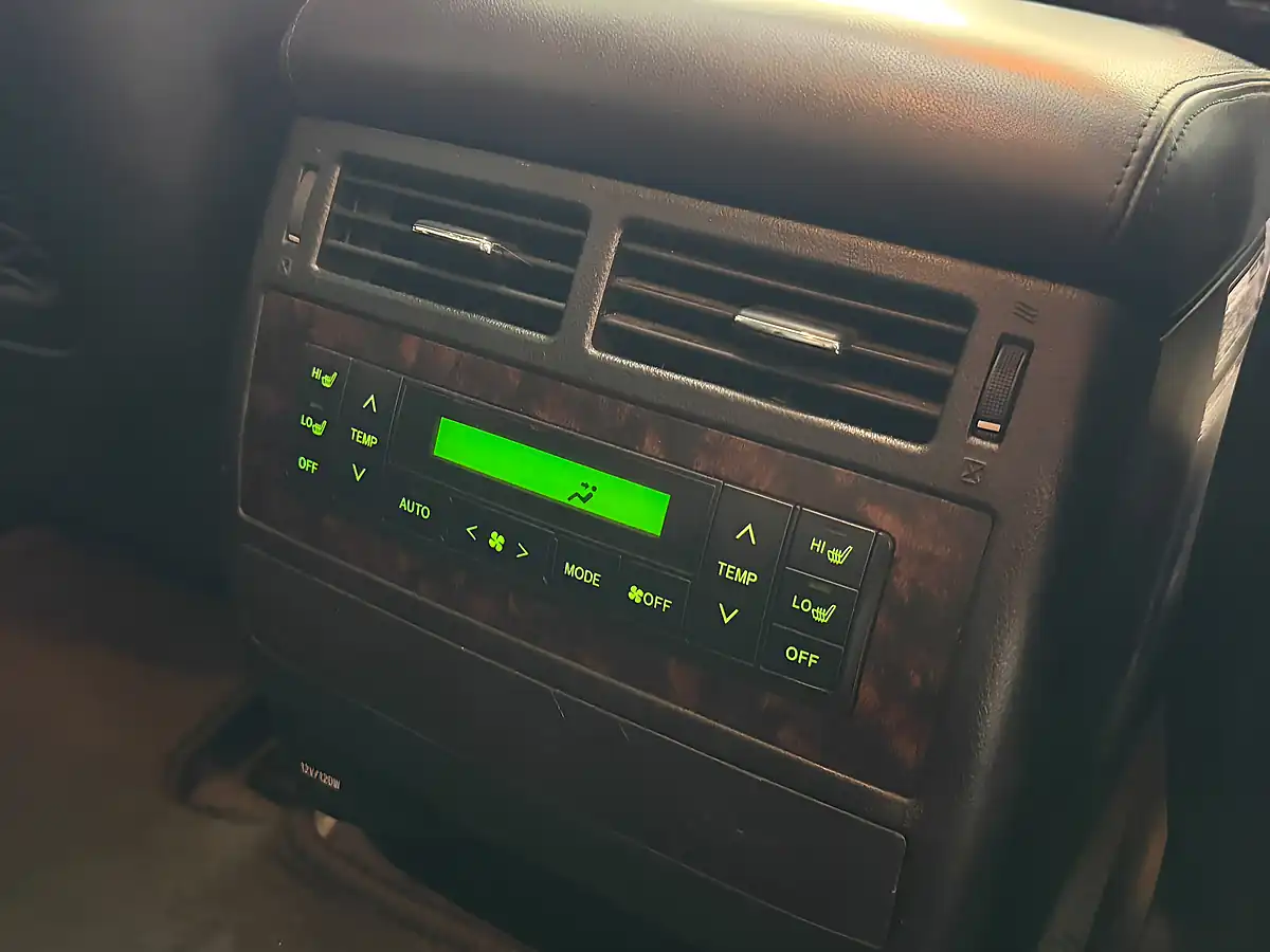 Used 2015 Toyota Land Cruiser Black - Interior and Exterior details 16