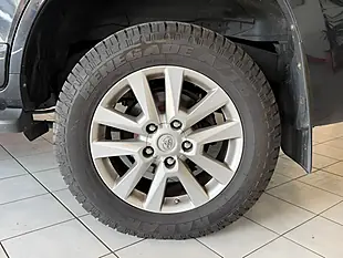 Used 2015 Toyota Land Cruiser Black - Interior and Exterior details 18