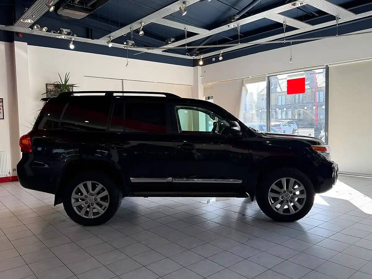 Used 2015 Toyota Land Cruiser Black - Interior and Exterior details 7