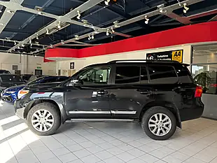 Used 2015 Toyota Land Cruiser Black - Interior and Exterior details 8