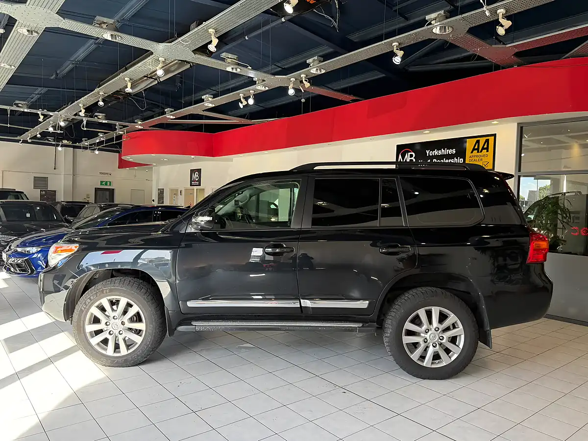 Used 2015 Toyota Land Cruiser Black - Interior and Exterior details 8