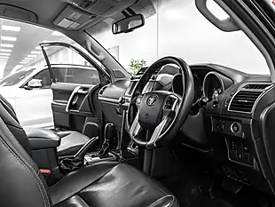Used 2015 Toyota Land Cruiser Icon Galaxy Black - Interior and Exterior details 16