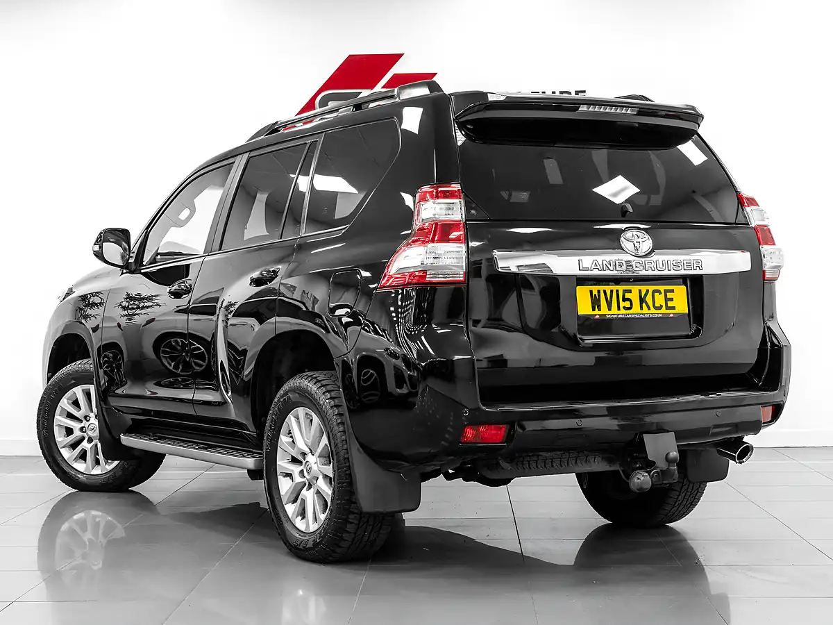 Used 2015 Toyota Land Cruiser Icon Galaxy Black - Interior and Exterior details 4