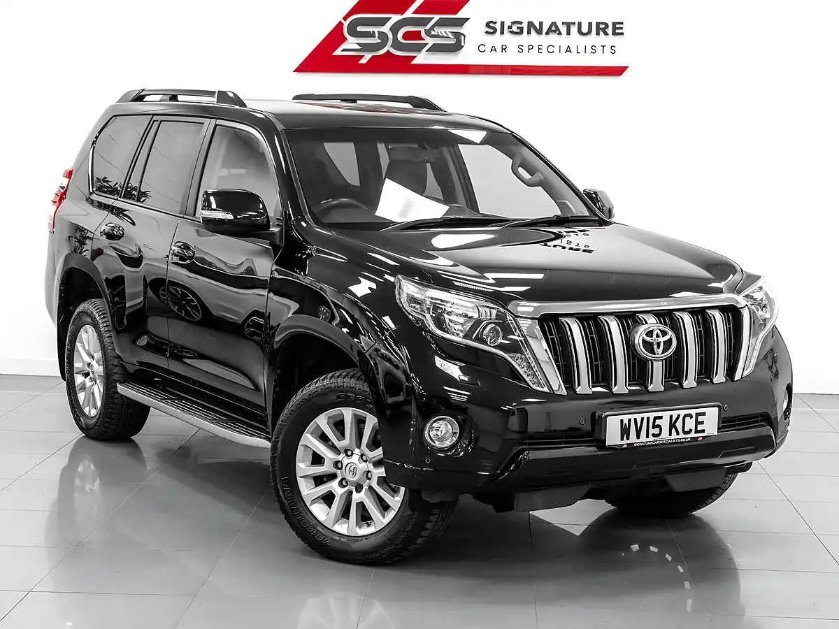 Used 2015 Toyota Land Cruiser Icon Galaxy Black - Interior and Exterior details 7