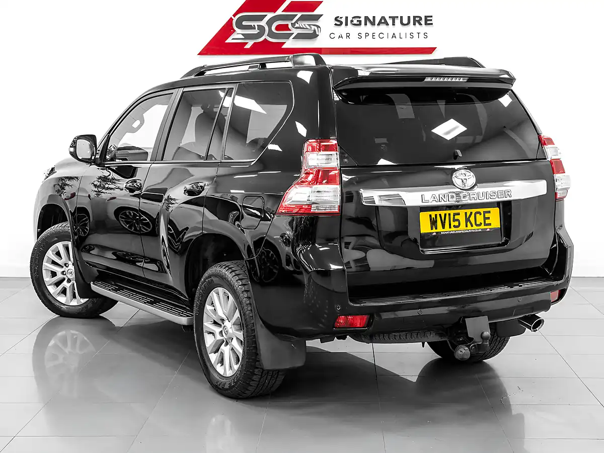 Used 2015 Toyota Land Cruiser Icon Galaxy Black - Interior and Exterior details 8