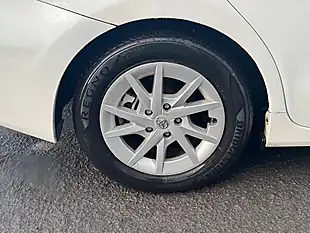 Used 2015 Toyota Prius Plus White - Interior and Exterior details 16