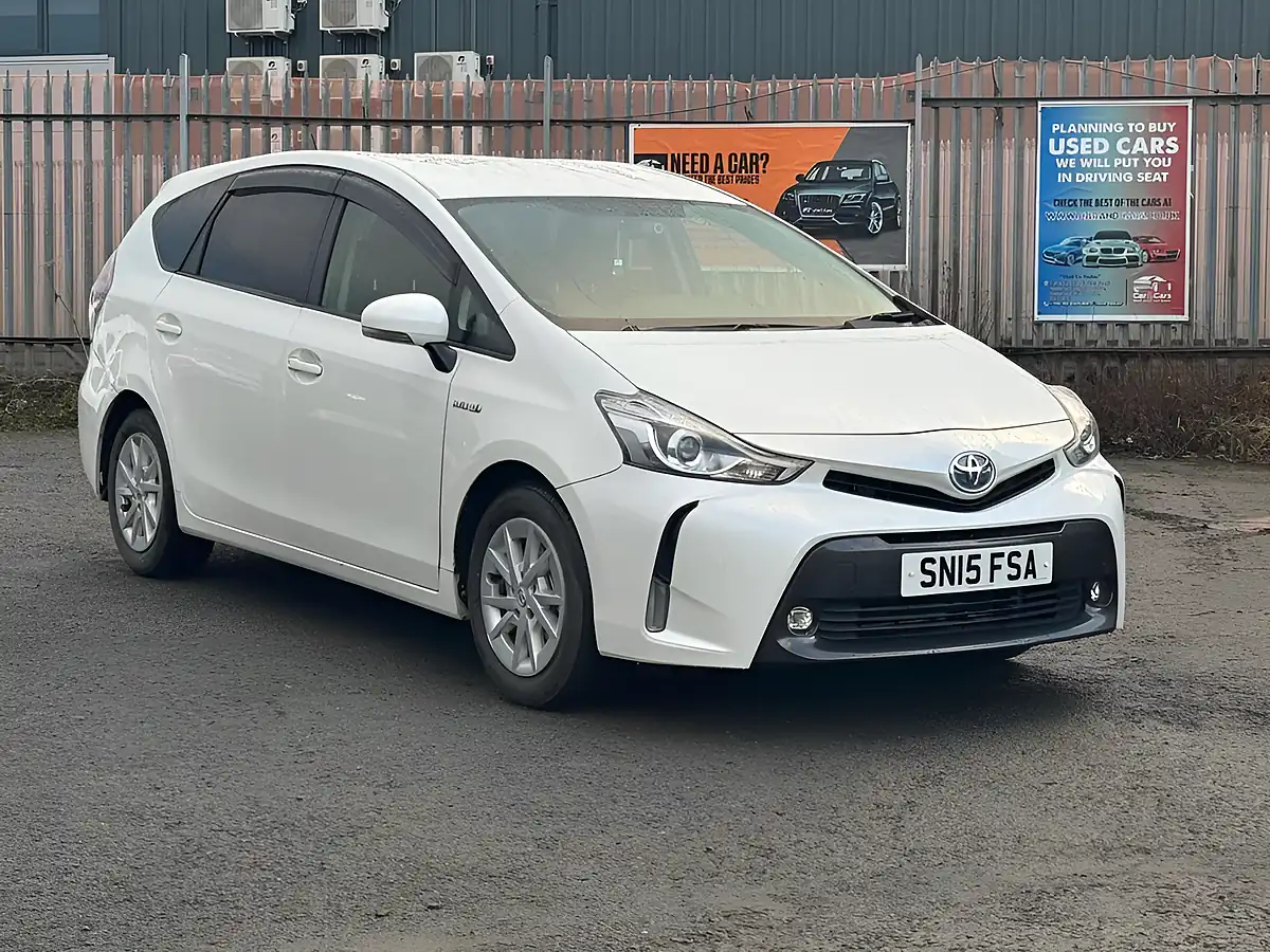 Used 2015 Toyota Prius Plus White - Interior and Exterior details 5