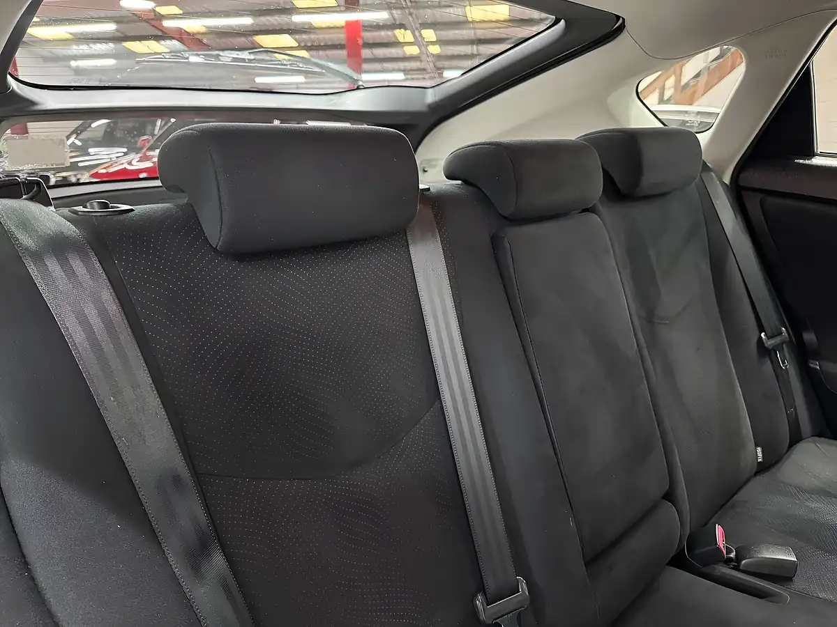 Used 2015 Toyota Prius T3 White - Interior and Exterior details 18