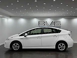 Used 2015 Toyota Prius T3 White - Interior and Exterior details 8