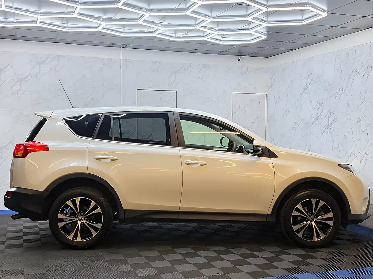 Used 2015 Toyota RAV4 Icon White - Interior and Exterior details 7
