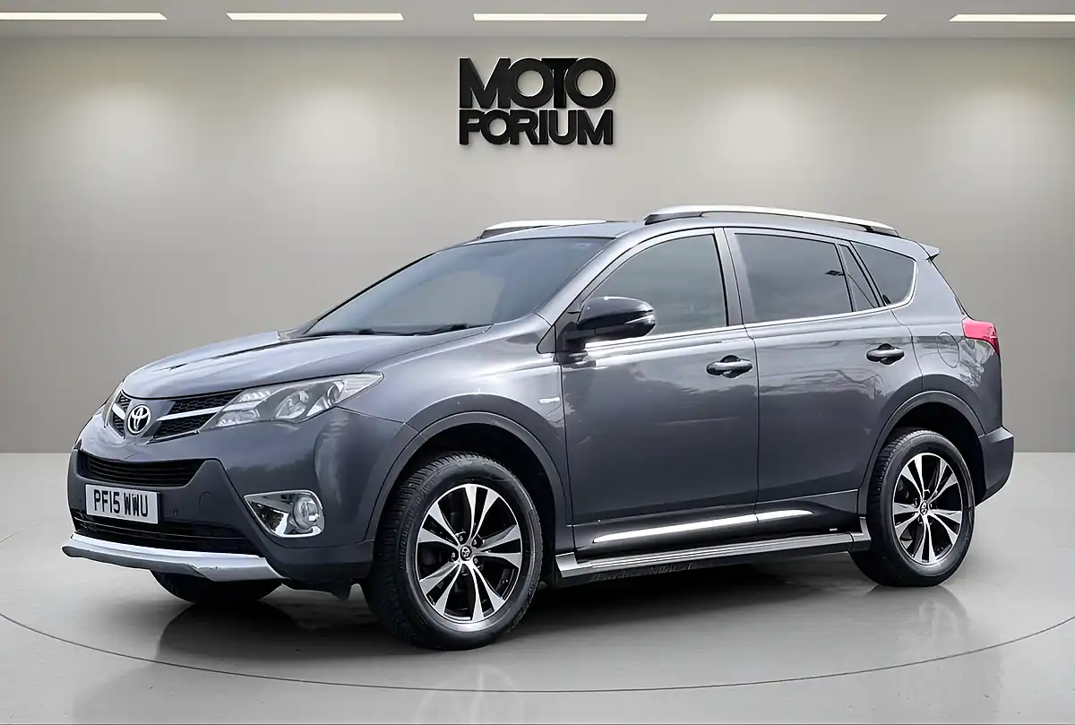 Used 2015 Toyota RAV4 Invincible Grey - Front View