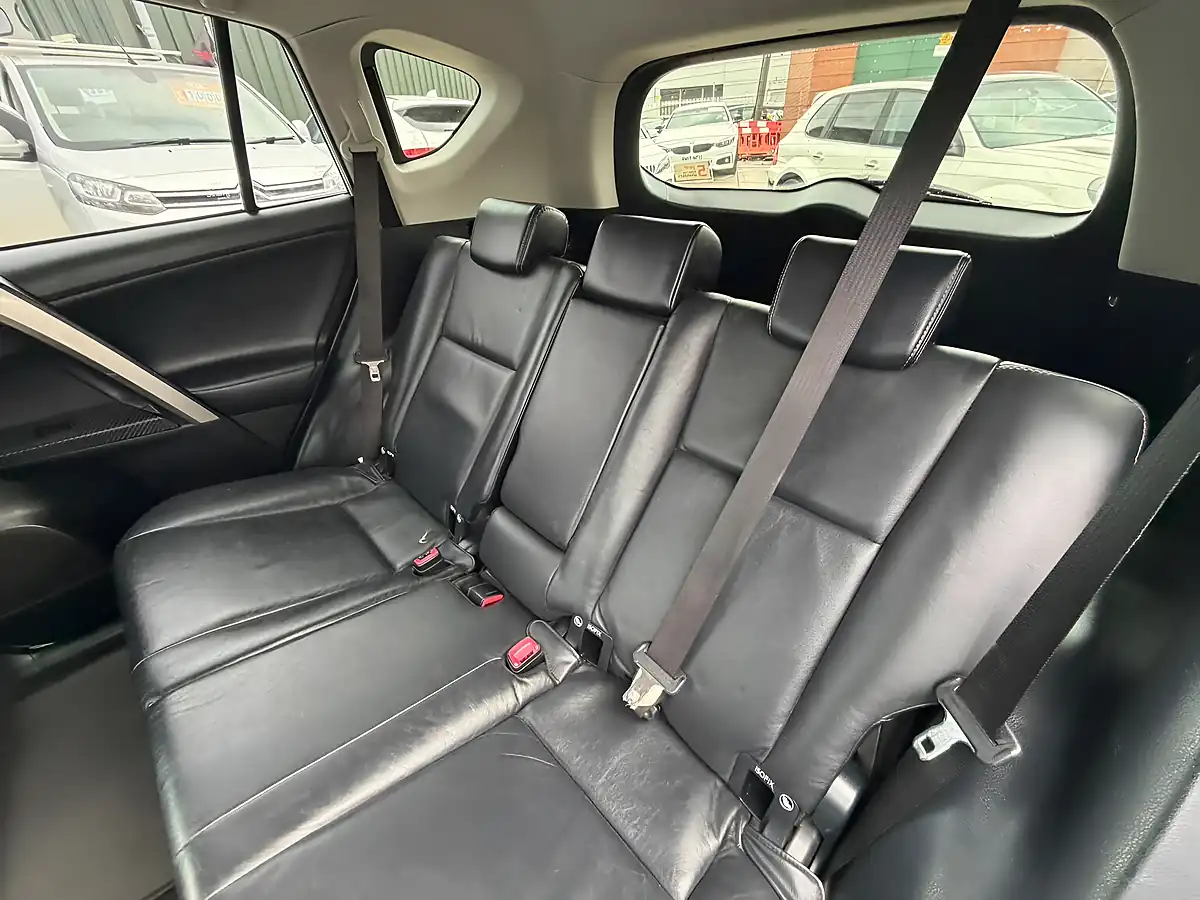 Used 2015 Toyota RAV4 Invincible Silver - Interior and Exterior details 16