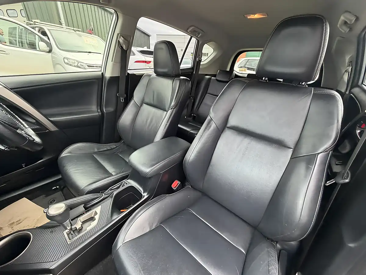 Used 2015 Toyota RAV4 Invincible Silver - Interior and Exterior details 20