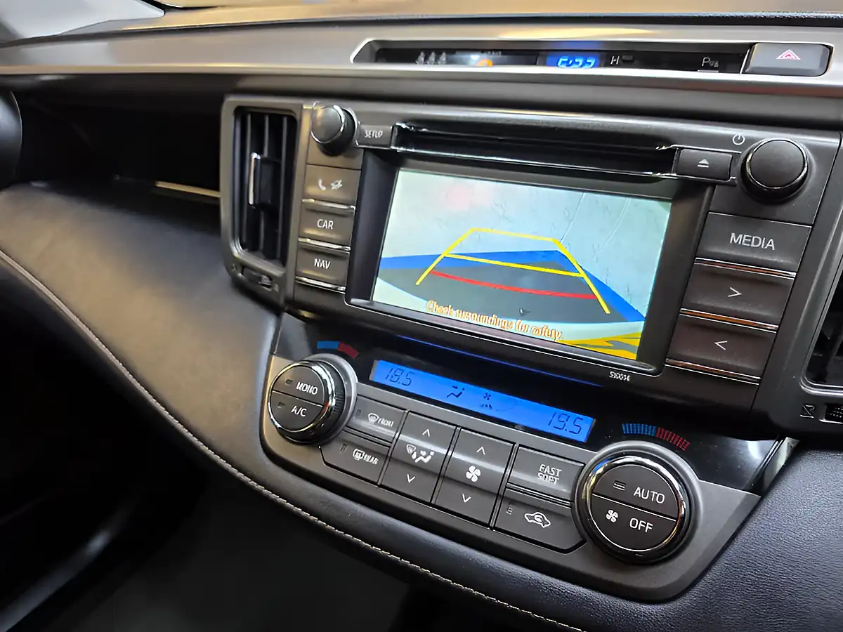 Used 2015 Toyota RAV4 Invincible White - Interior and Exterior details 17