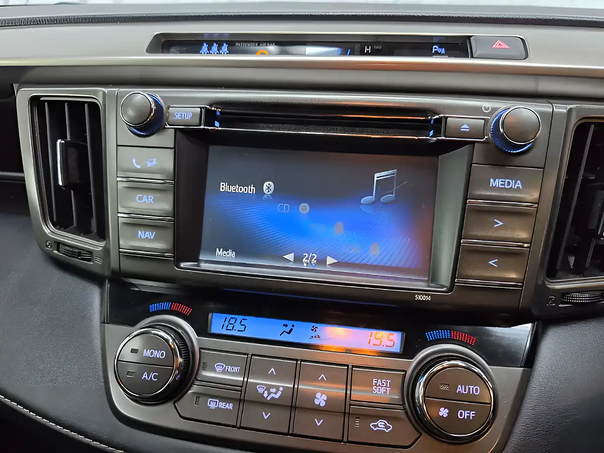 Used 2015 Toyota RAV4 Invincible White - Interior and Exterior details 19