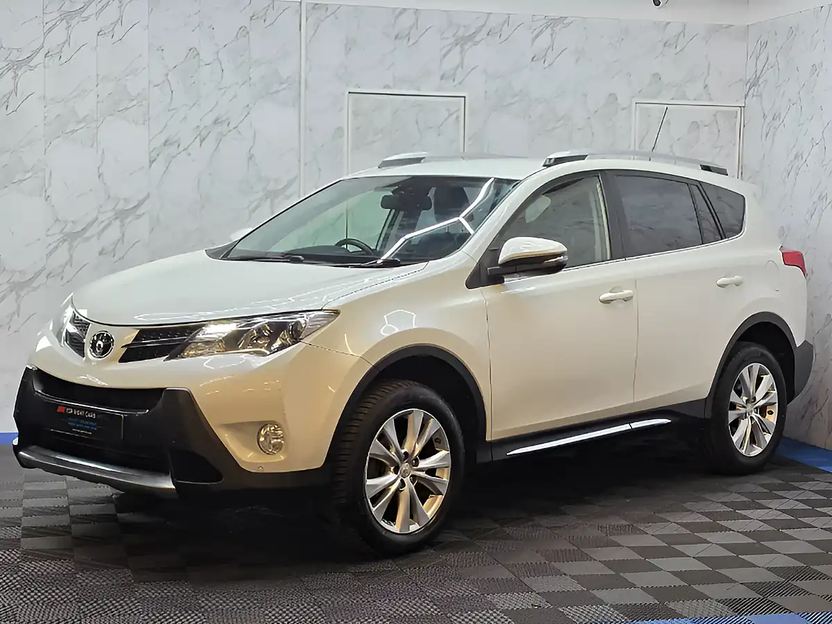 Used 2015 Toyota RAV4 Invincible White - Interior and Exterior details 4