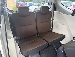 Used 2015 Toyota Sienta 7 Seater Silver - Interior and Exterior details 12