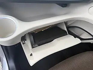 Used 2015 Toyota Sienta 7 Seater Silver - Interior and Exterior details 18