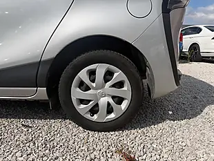 Used 2015 Toyota Sienta 7 Seater Silver - Interior and Exterior details 19