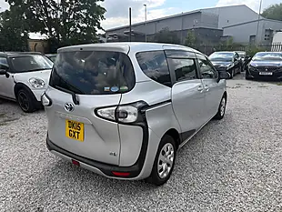 Used 2015 Toyota Sienta 7 Seater Silver - Interior and Exterior details 6