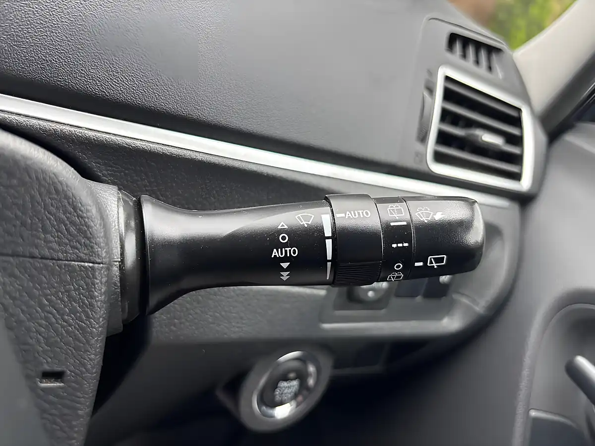 Used 2015 Toyota Verso Excel Blue - Interior and Exterior details 11