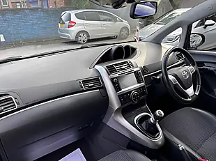 Used 2015 Toyota Verso Excel Blue - Interior and Exterior details 12